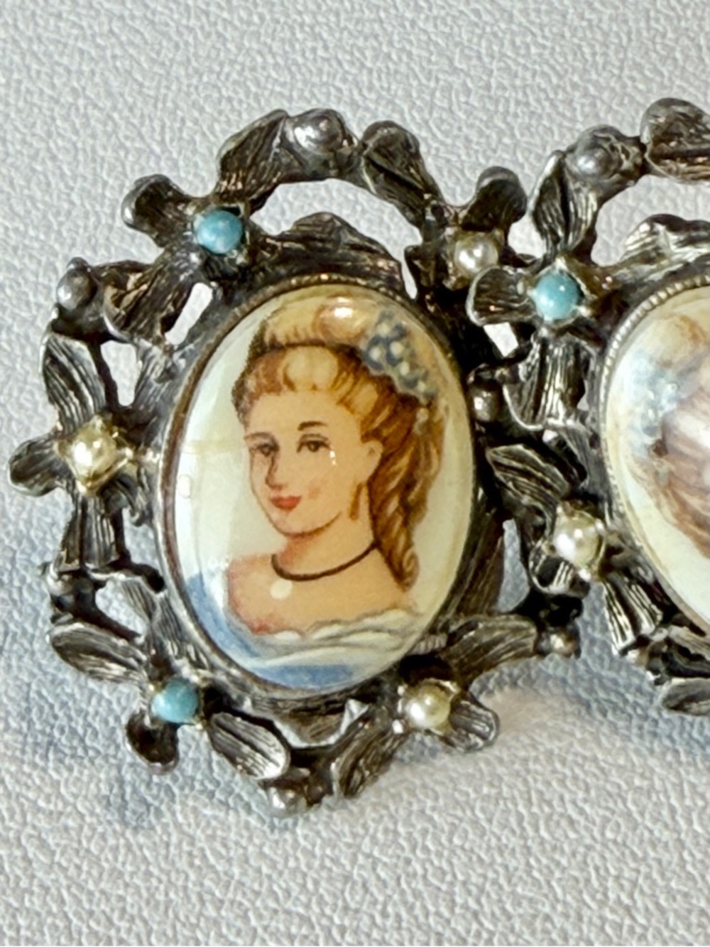 VINTAGE MCM cameo clip earring set estate jewelry painted porcelain‎ Vargas 50s - Picture 7 of 16